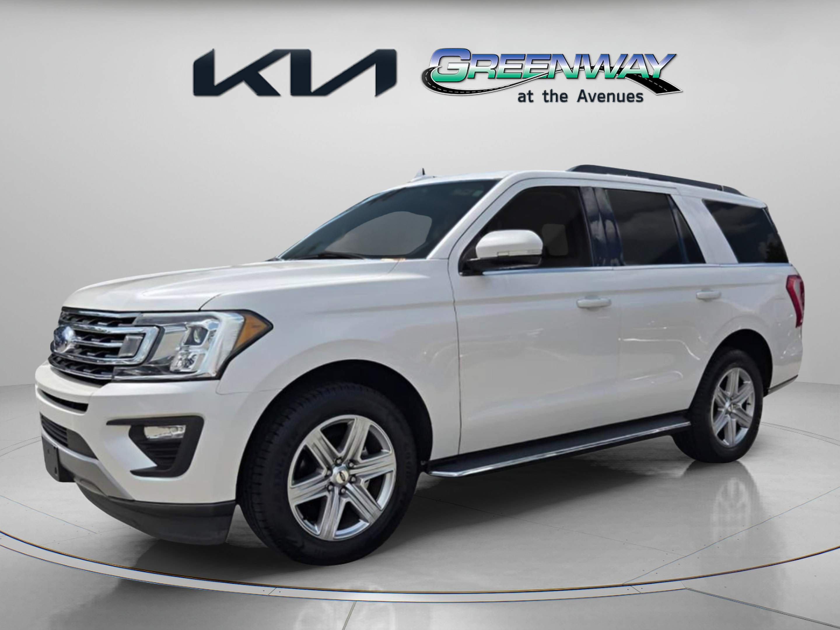 Used 2019 Ford Expedition XLT w/ Equipment Group 202A RWD image 3