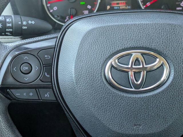 Used 2020 Toyota RAV4 XLE image 19