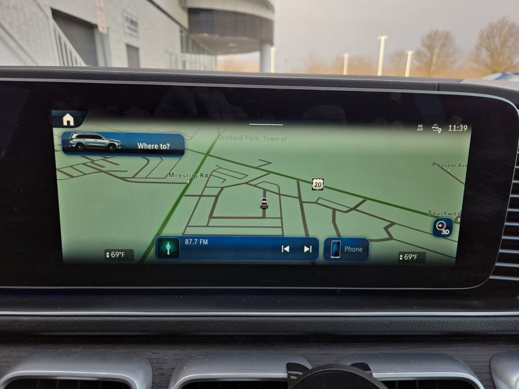 Used 2025 Mercedes-Benz GLS 580 4MATIC image 22