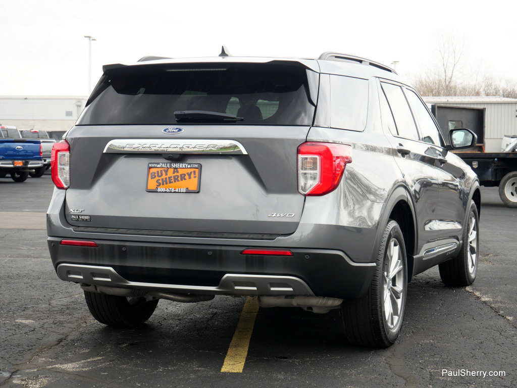 Used 2024 Ford Explorer XLT w/ Equipment Group 202A image 12