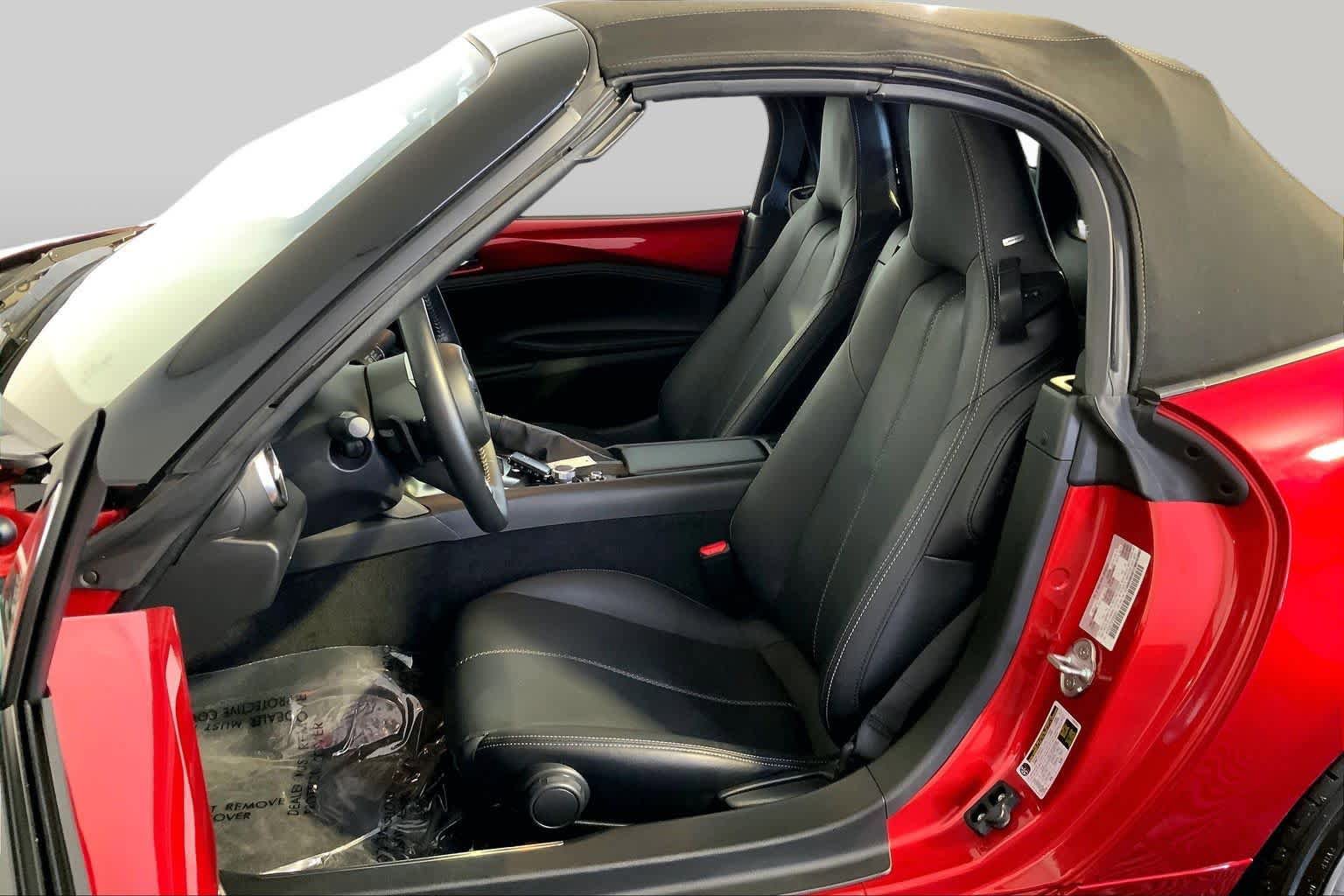 Used 2023 MAZDA MX-5 Miata Grand Touring RWD image 9