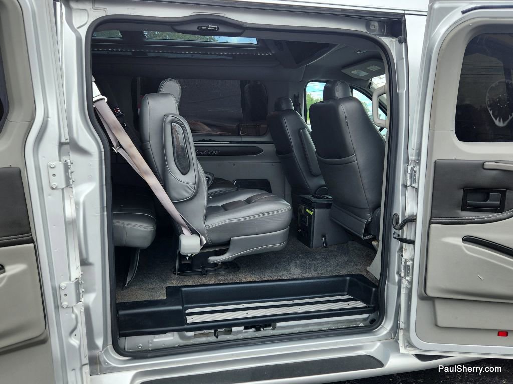 Used 2017 Ford Transit 150 XLT image 33