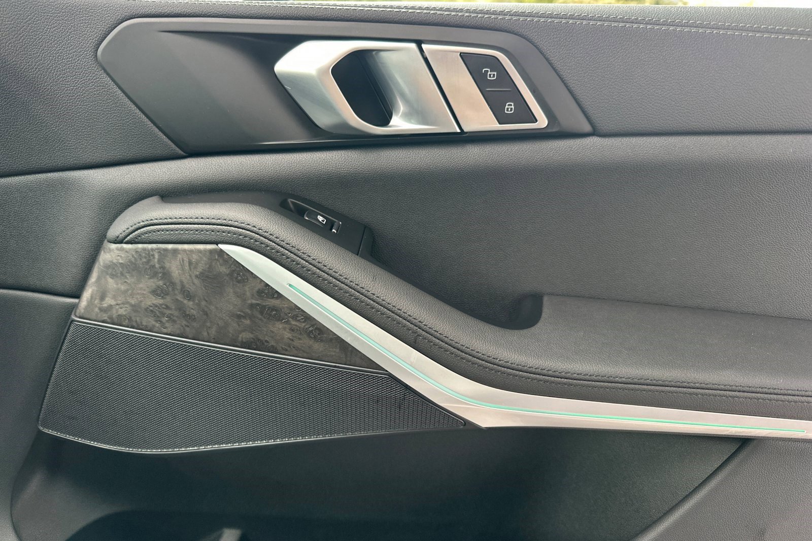 Certified 2022 BMW X5 xDrive45e w/ Climate Comfort Package image 22