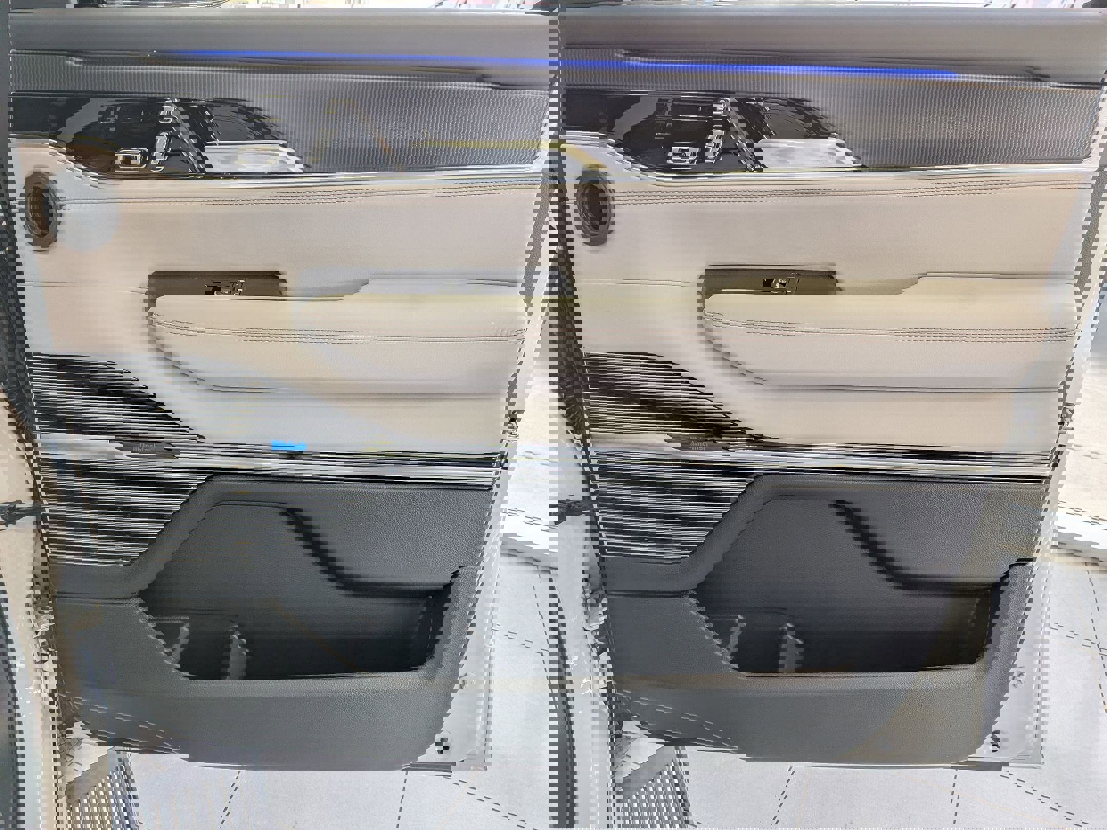 New 2026 Jeep Grand Wagoneer Summit w/ Premium Group III image 34