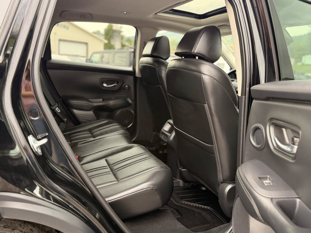 Used 2025 Honda HR-V EX-L image 13