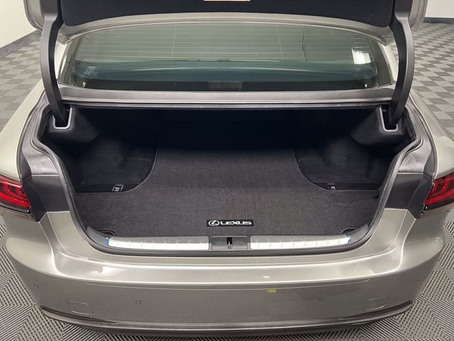 Certified 2022 Lexus LS 500 w/ Accessory Package (Z2) RWD image 8