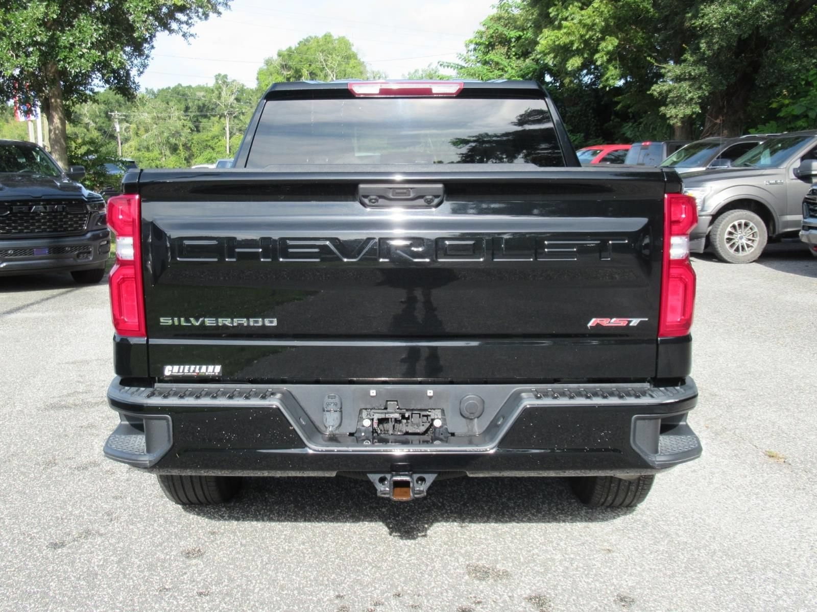 Used 2023 Chevrolet Silverado 1500 RST AWD/4WD image 6