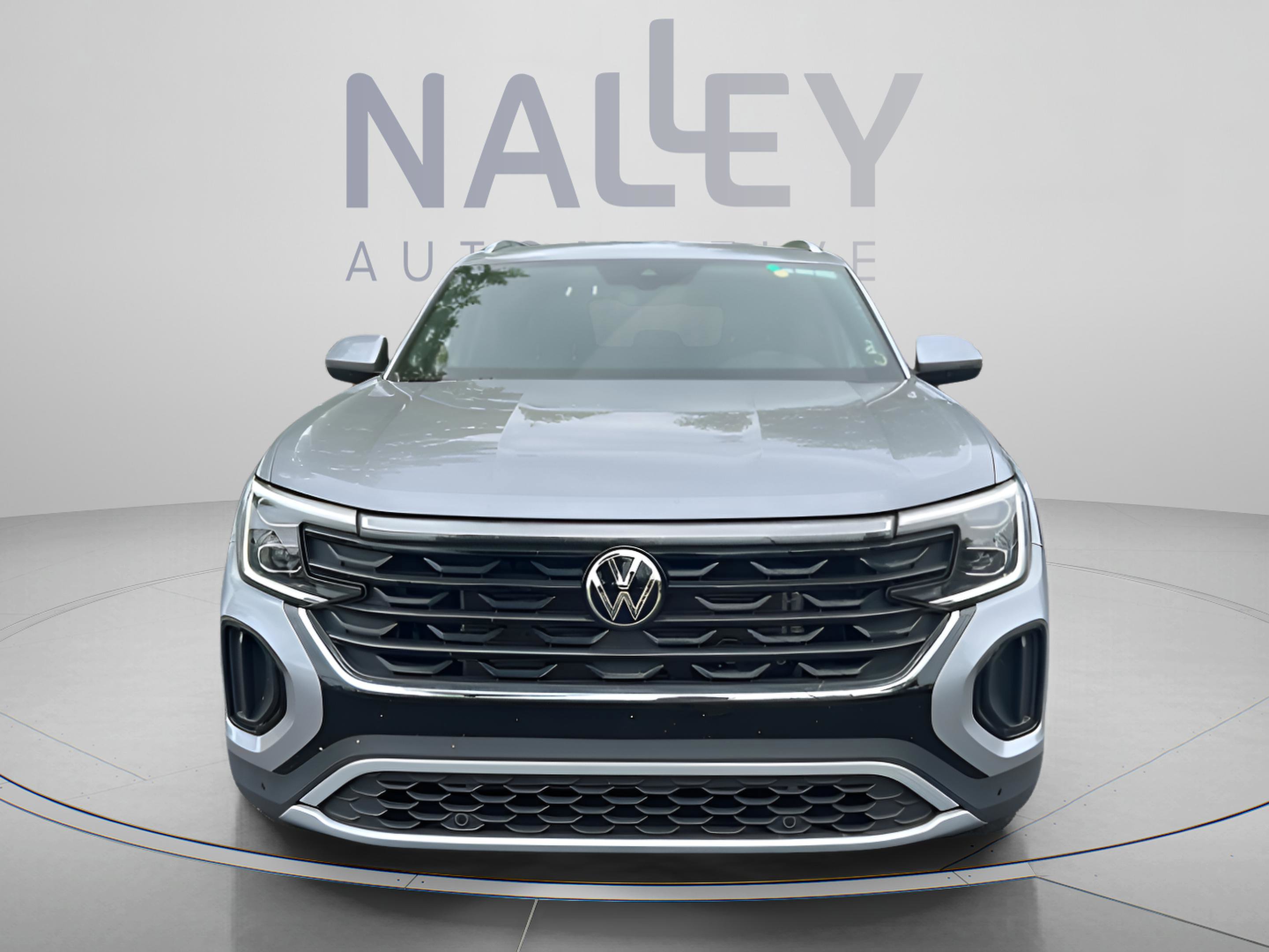 Used 2025 Volkswagen Atlas Cross Sport SE AWD/4WD image 8