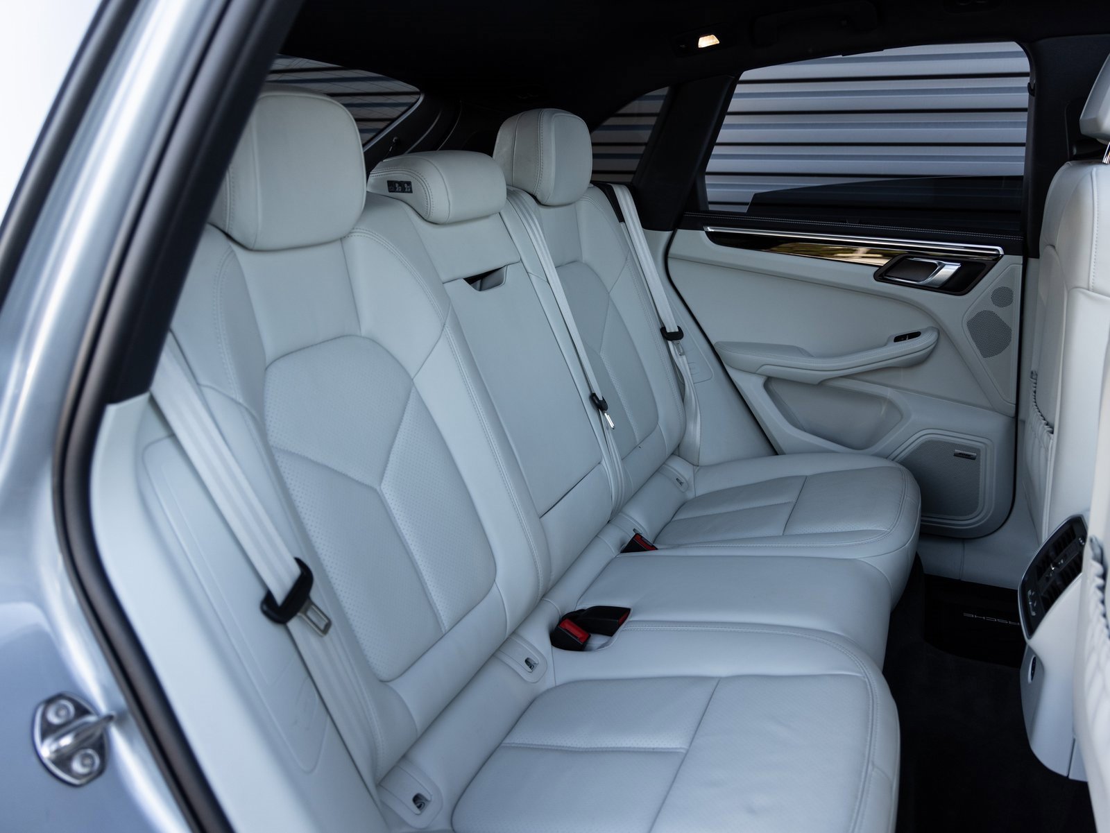 Used 2023 Porsche Macan S image 30