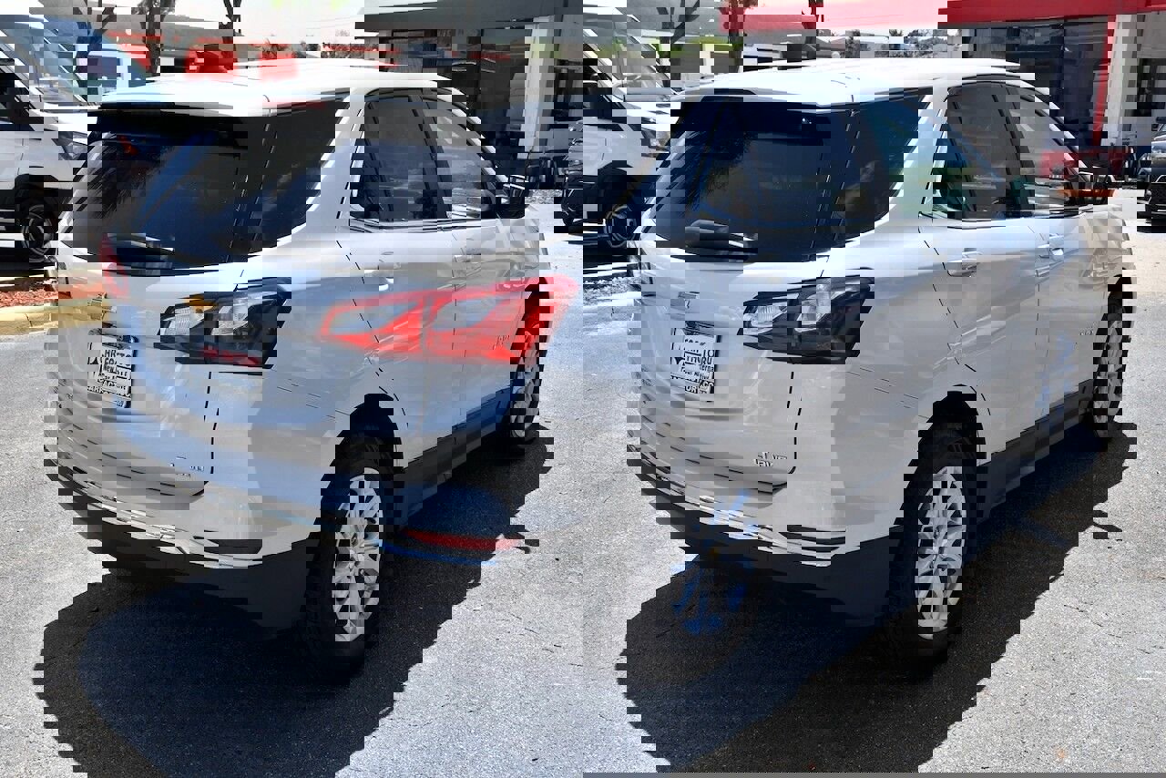 Used 2021 Chevrolet Equinox LT w/ Driver Convenience Package image 6