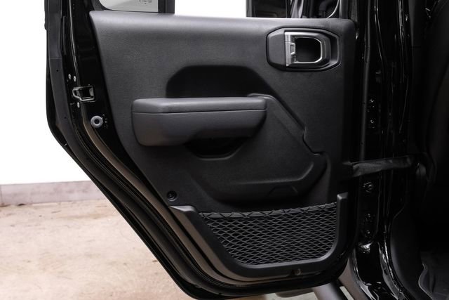 Used 2025 Jeep Gladiator Rubicon w/ Safety Group AWD/4WD image 84