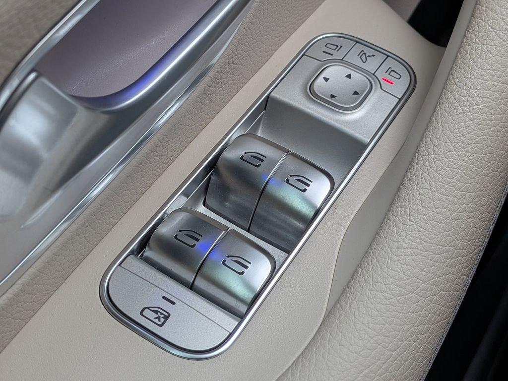 Used 2025 Mercedes-Benz GLE 350 4MATIC image 26