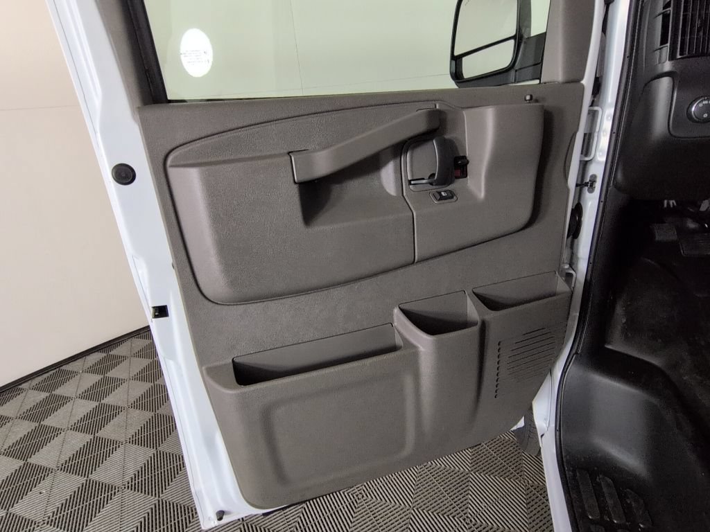 New 2026 Chevrolet Express 2500 w/ Driver Convenience Package RWD image 17