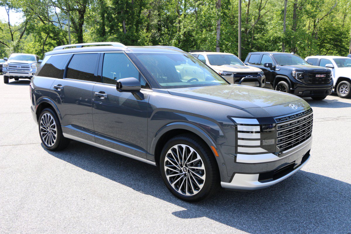 Used 2026 Hyundai Palisade Calligraphy FWD image 10