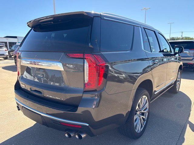 Used 2021 GMC Yukon Denali w/ Denali Premium Package AWD/4WD image 3