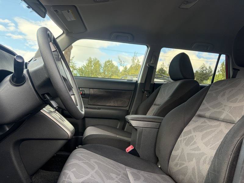 Used 2013 Scion xB FWD image 13
