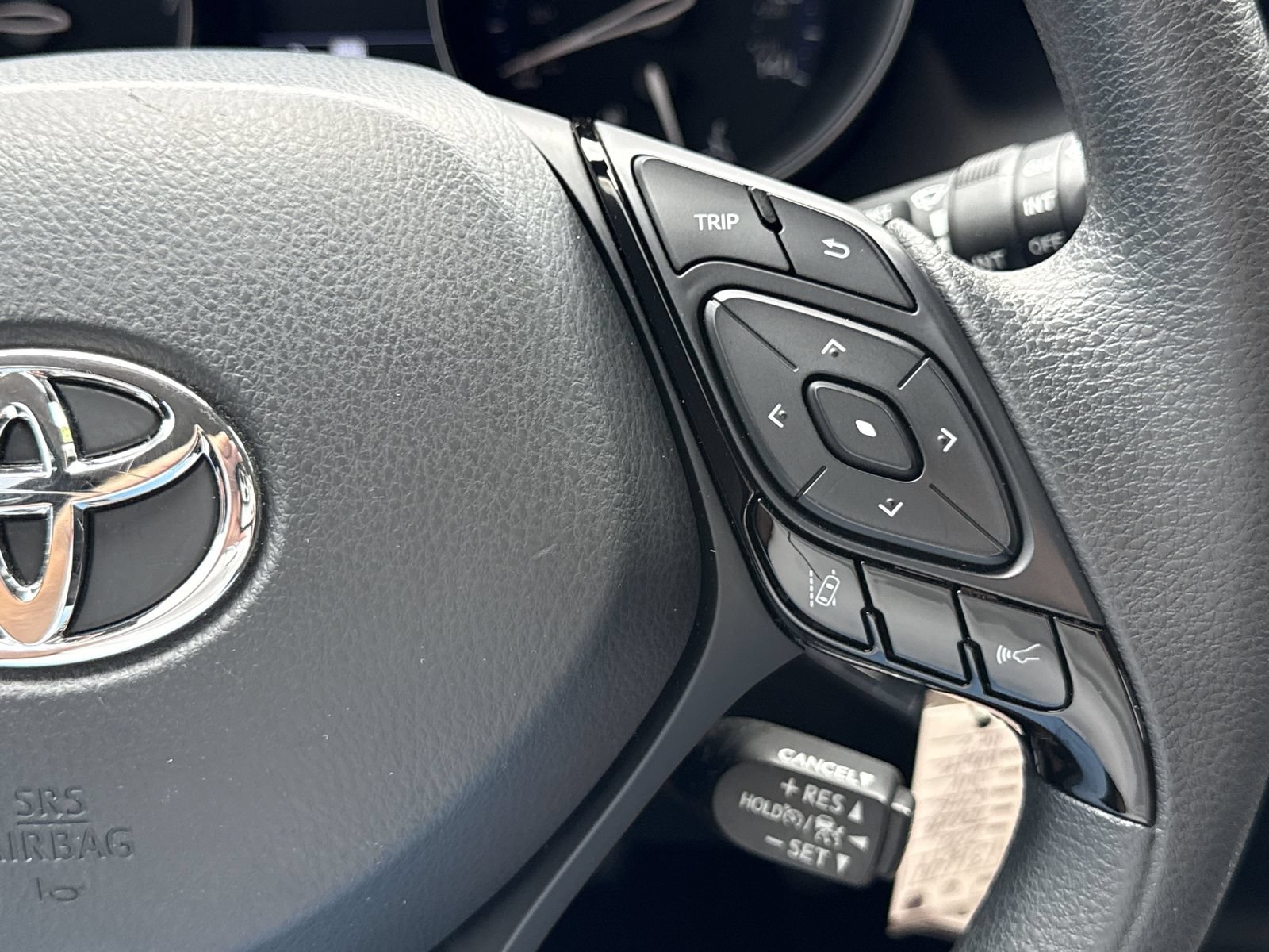 Used 2021 Toyota C-HR LE FWD image 18