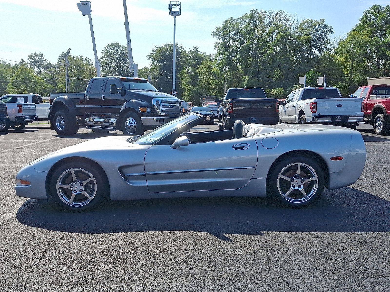 Used 2002 Chevrolet Corvette Convertible w/ Preferred Equipment Group2 image 6