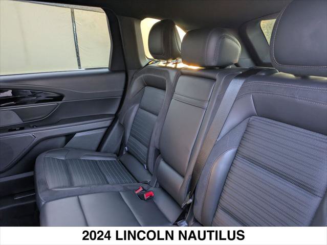Used 2024 Lincoln Nautilus Reserve w/ Jet Appearance Package (87T) AWD/4WD image 12