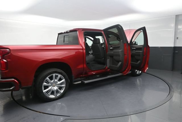 Used 2023 Chevrolet Silverado 1500 High Country w/ High Country Premium Package AWD/4WD image 35