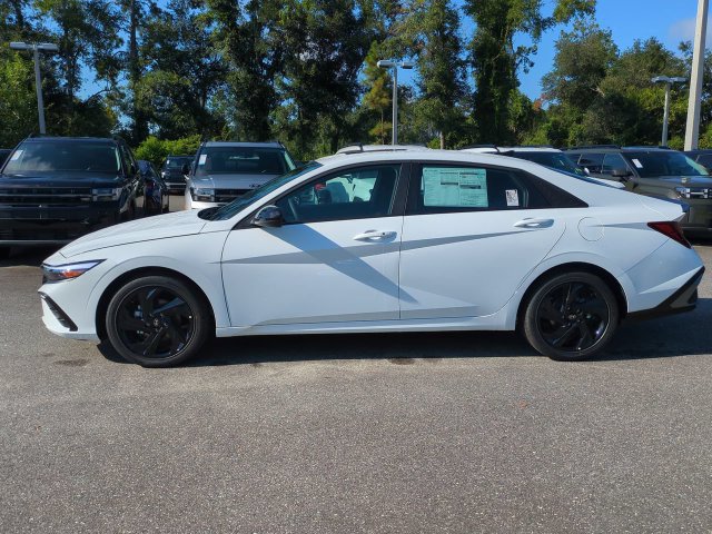 New 2026 Hyundai Elantra SEL Sport FWD image 8
