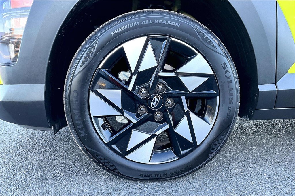 Used 2025 Hyundai Kona SEL FWD image 35