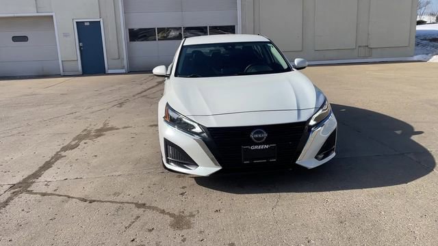 Used 2023 Nissan Altima 2.5 SV image 3