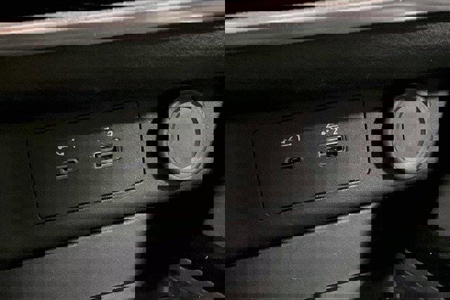 Used 2023 Nissan Rogue S image 33