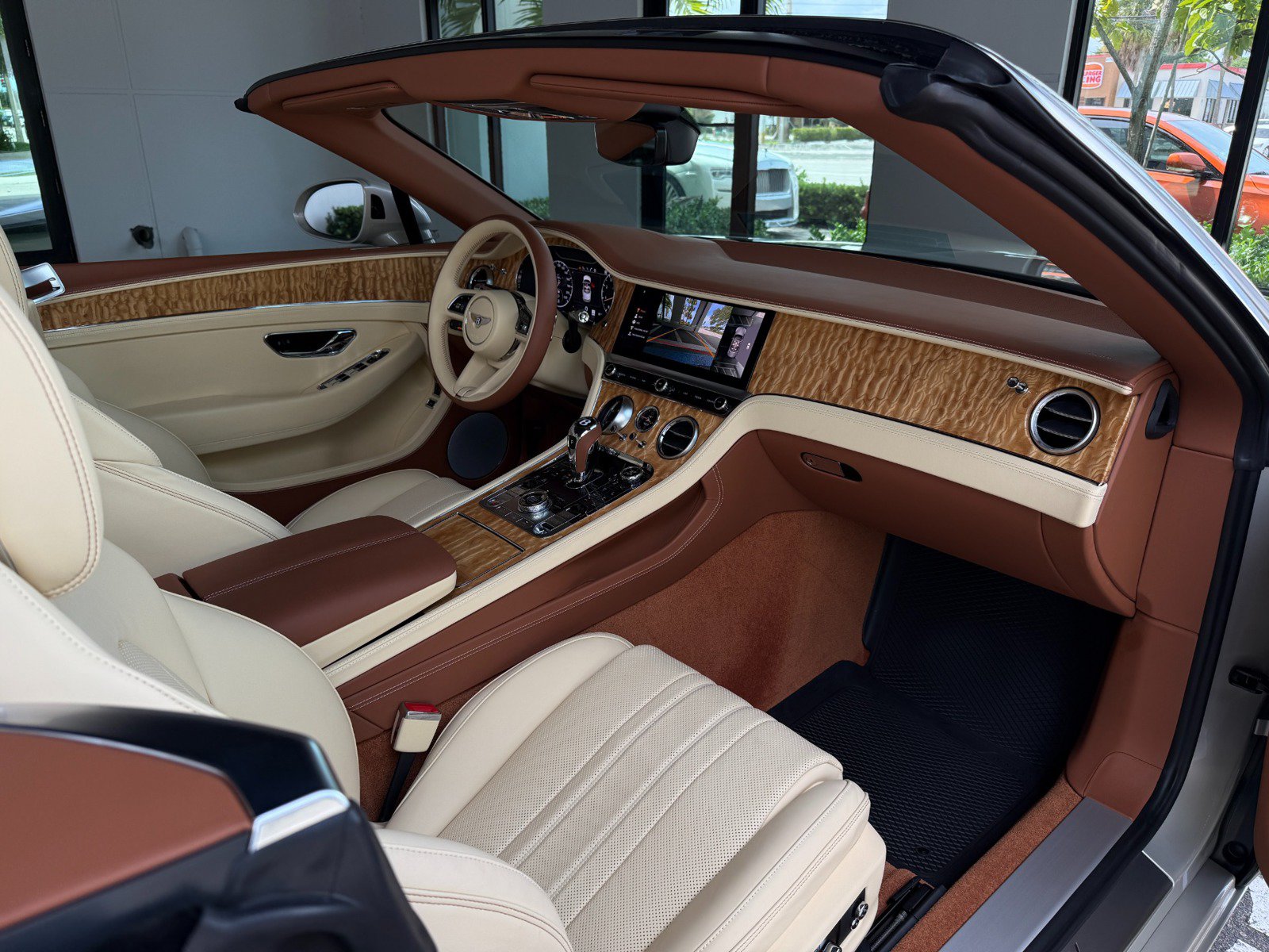 Used 2023 Bentley Continental GT Mulliner AWD/4WD image 32