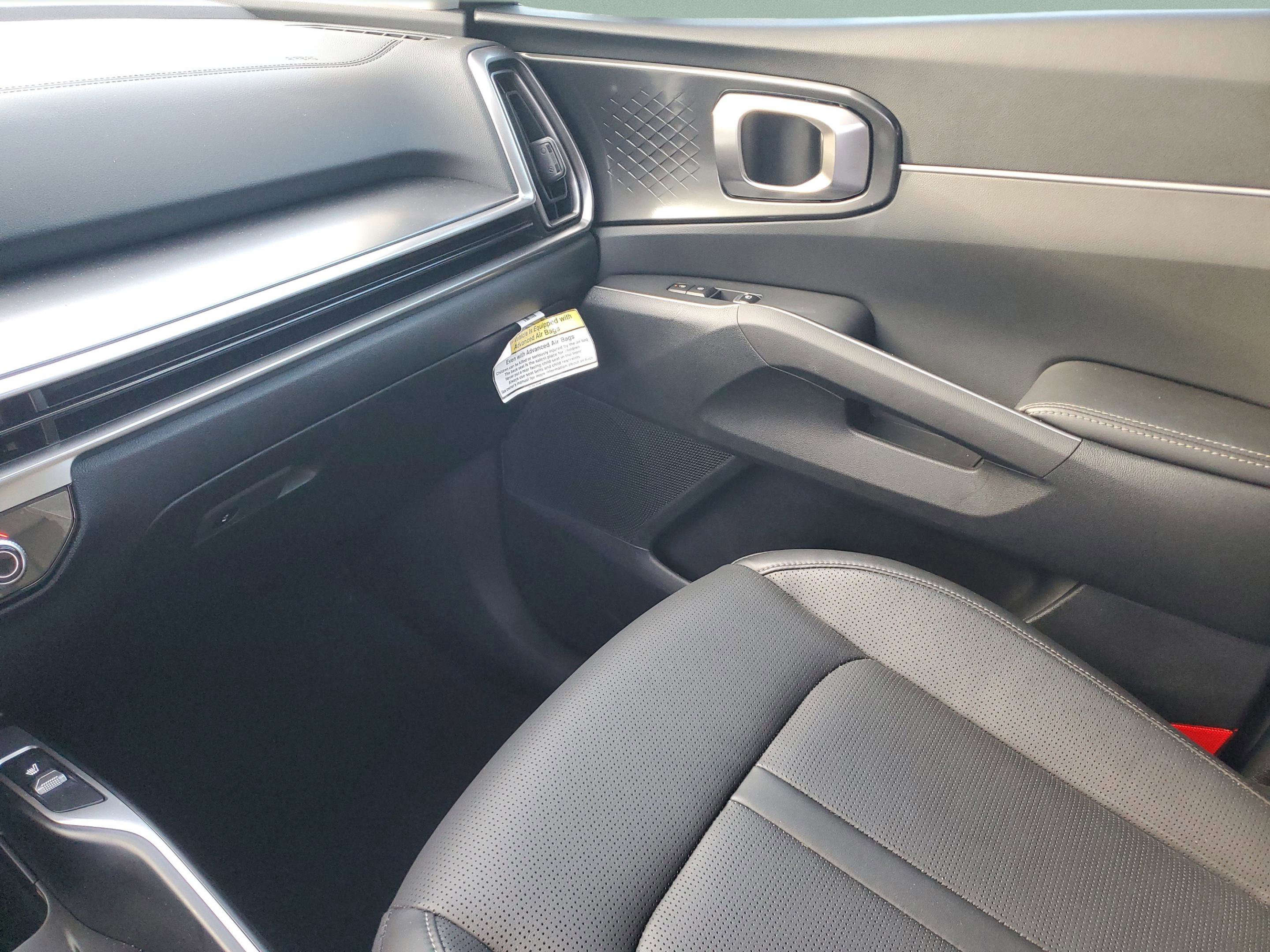 Certified 2025 Kia Sorento EX w/ Panoramic Sunroof Package FWD image 22