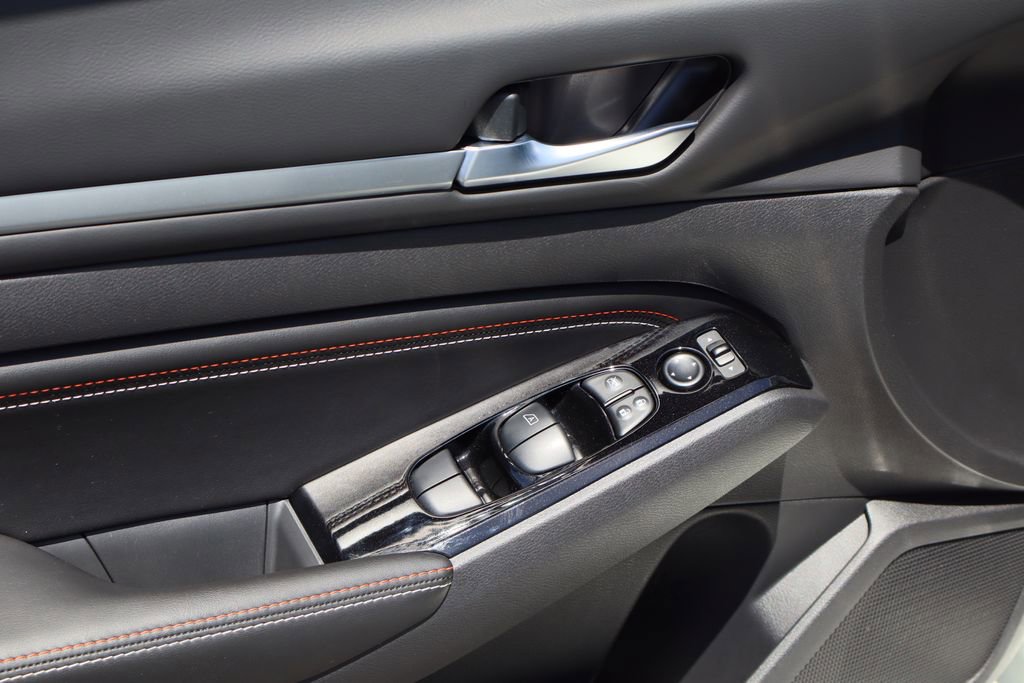Used 2023 Nissan Altima 2.5 SR w/ SR Premium Package image 19