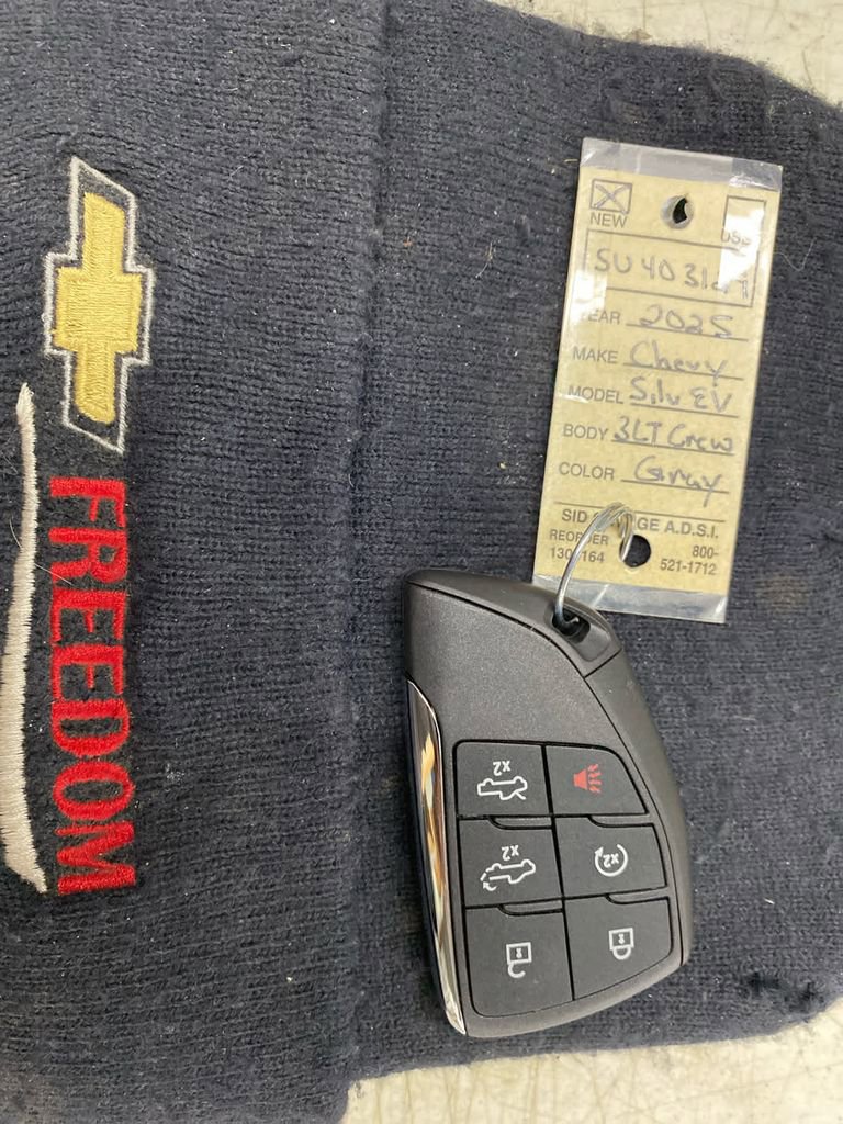 New 2025 Chevrolet Silverado EV LT image 28