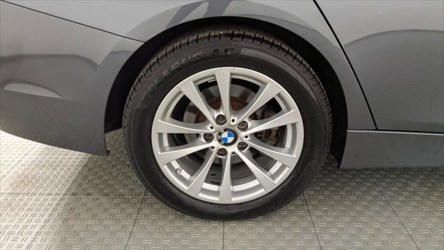 Used 2016 BMW 320i xDrive Sedan AWD/4WD image 32