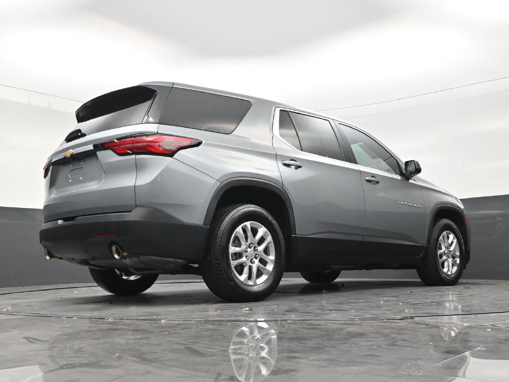 Used 2023 Chevrolet Traverse LS FWD image 24