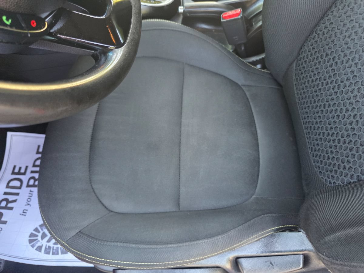 Used 2016 Kia Soul + FWD image 18