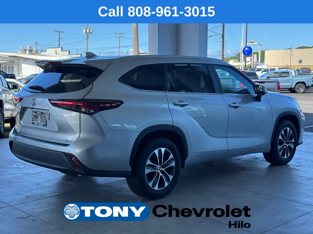 Used 2024 Toyota Highlander XLE FWD image 5
