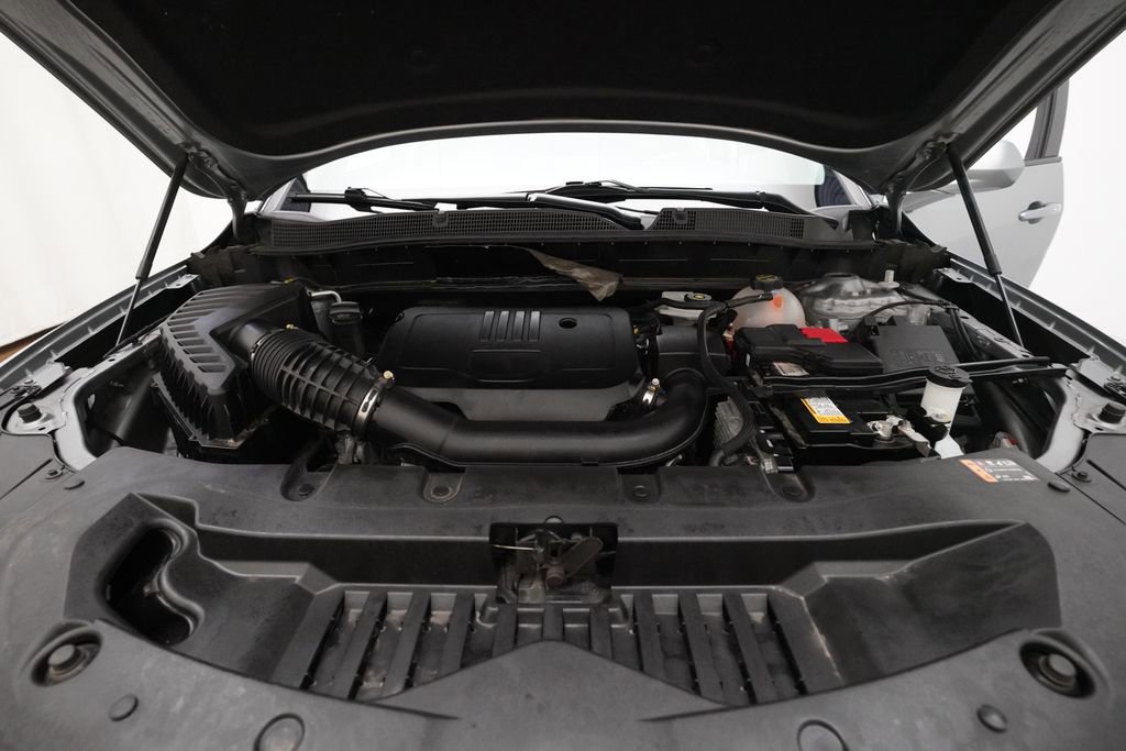 Used 2025 Chevrolet Blazer LT AWD/4WD image 3