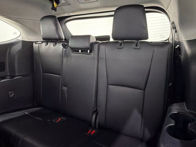 Used 2021 Toyota Highlander XLE AWD/4WD image 18