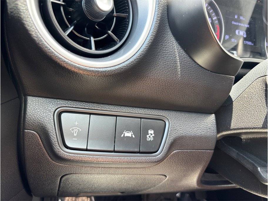 Used 2021 Kia Forte LXS FWD image 22