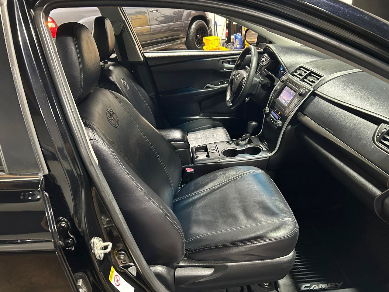 Used 2017 Toyota Camry LE FWD image 15