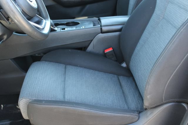 Used 2023 Nissan Rogue SV FWD image 27