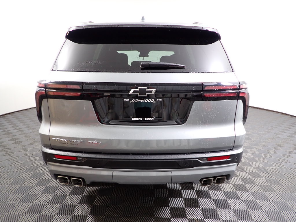 New 2027 Chevrolet Traverse LT w/ LPO, Floor Liner Package AWD/4WD image 14