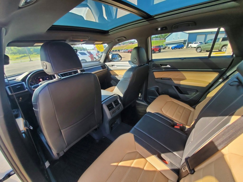 Used 2022 Volkswagen Atlas Cross Sport SEL Premium R-Line image 24