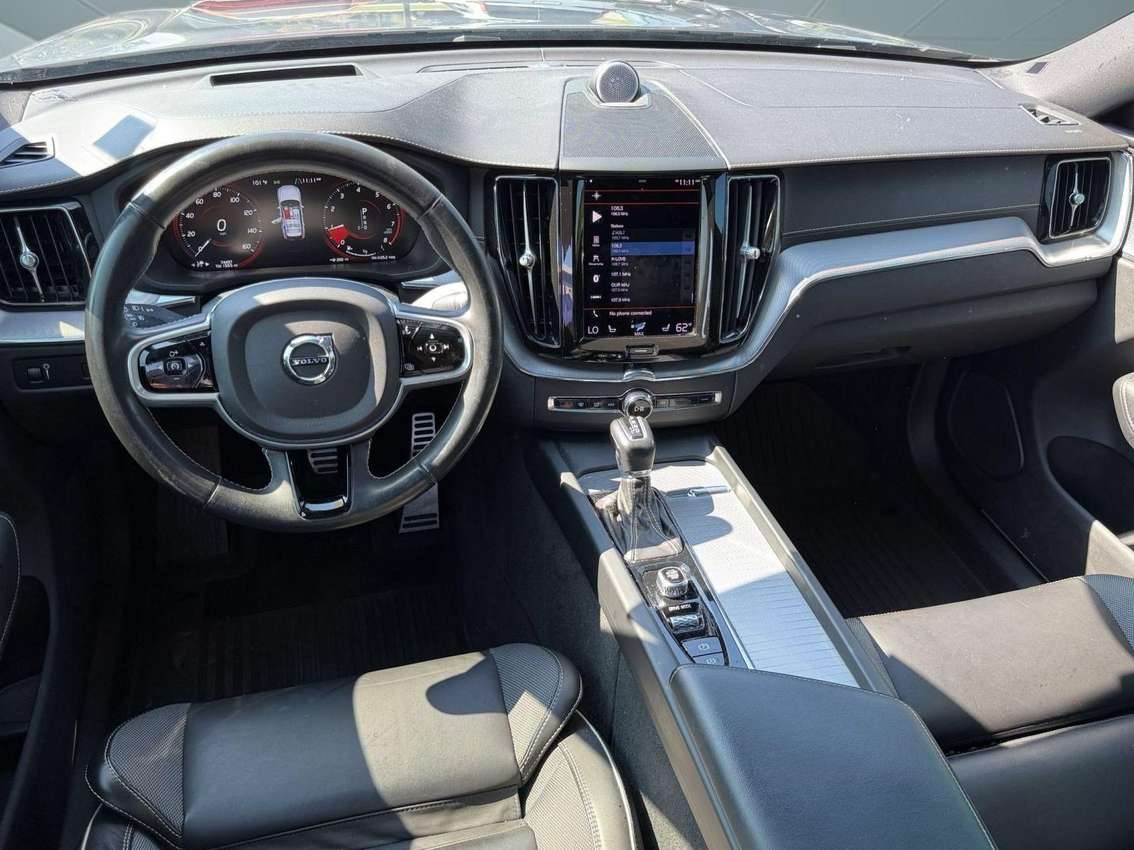 Used 2021 Volvo XC60 T6 R-Design w/ Advanced Package AWD/4WD image 16