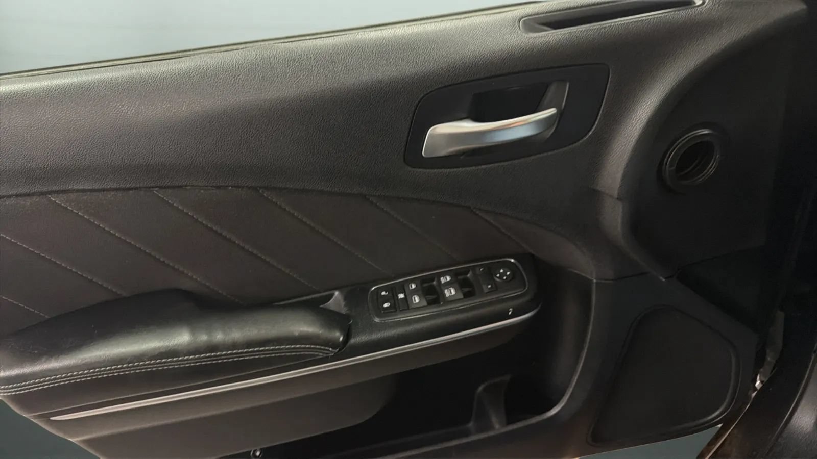 Used 2016 Dodge Charger SXT RWD image 17