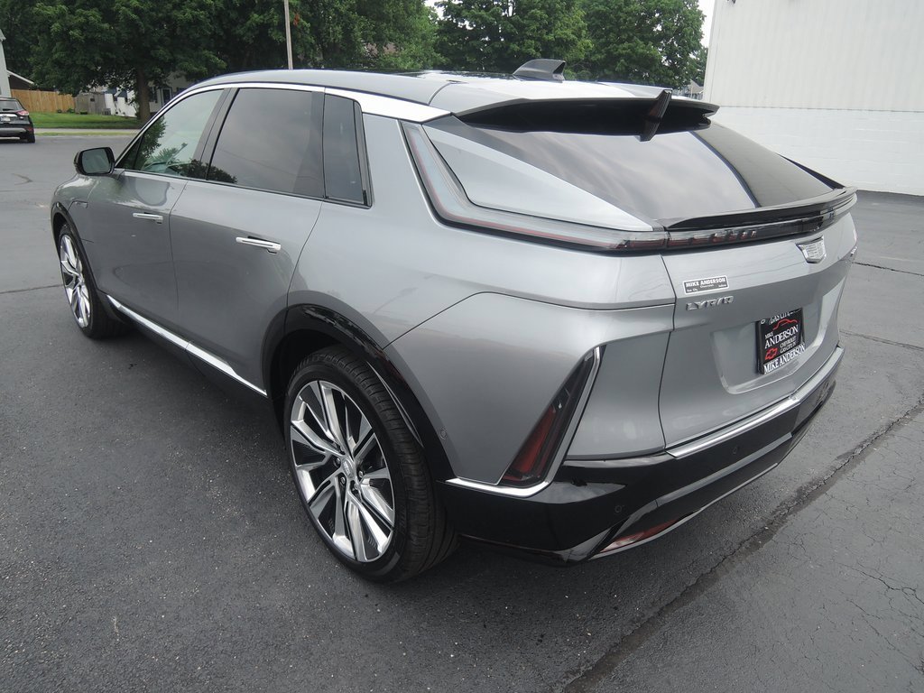Used 2024 Cadillac Lyriq Luxury w/ LPO, Floor Liner Package image 8