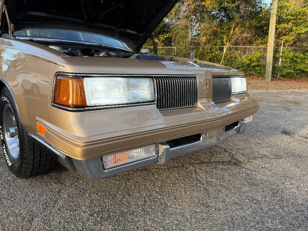 Used 1987 Oldsmobile Cutlass Supreme Brougham image 15