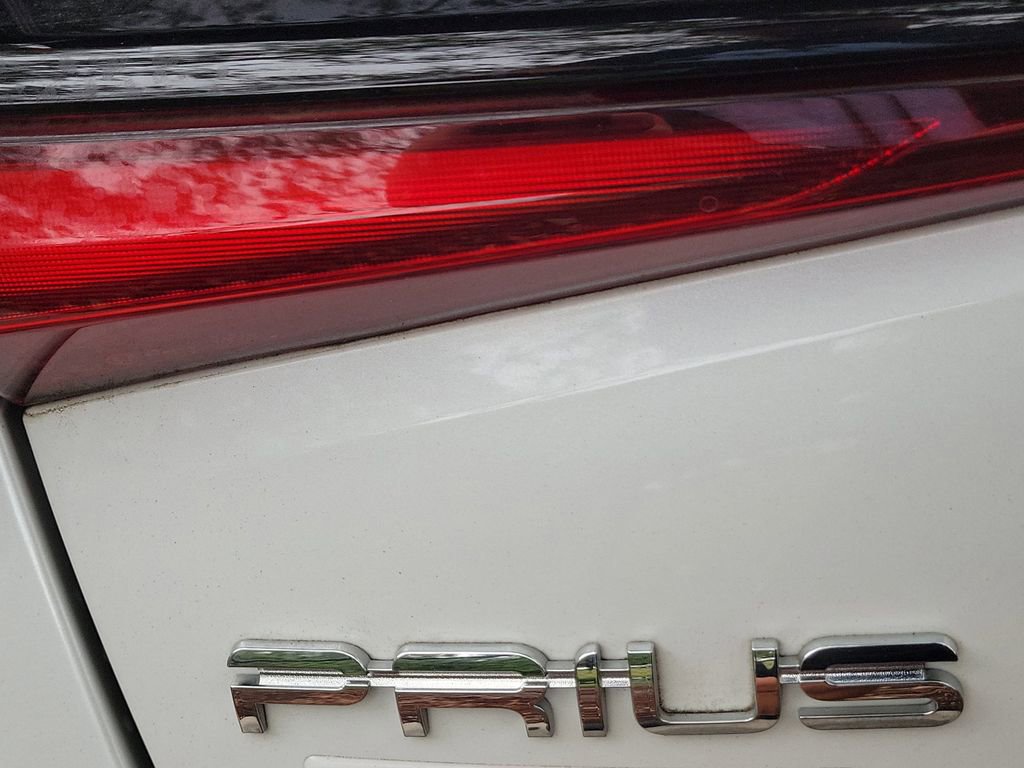 Used 2022 Toyota Prius XLE FWD image 20