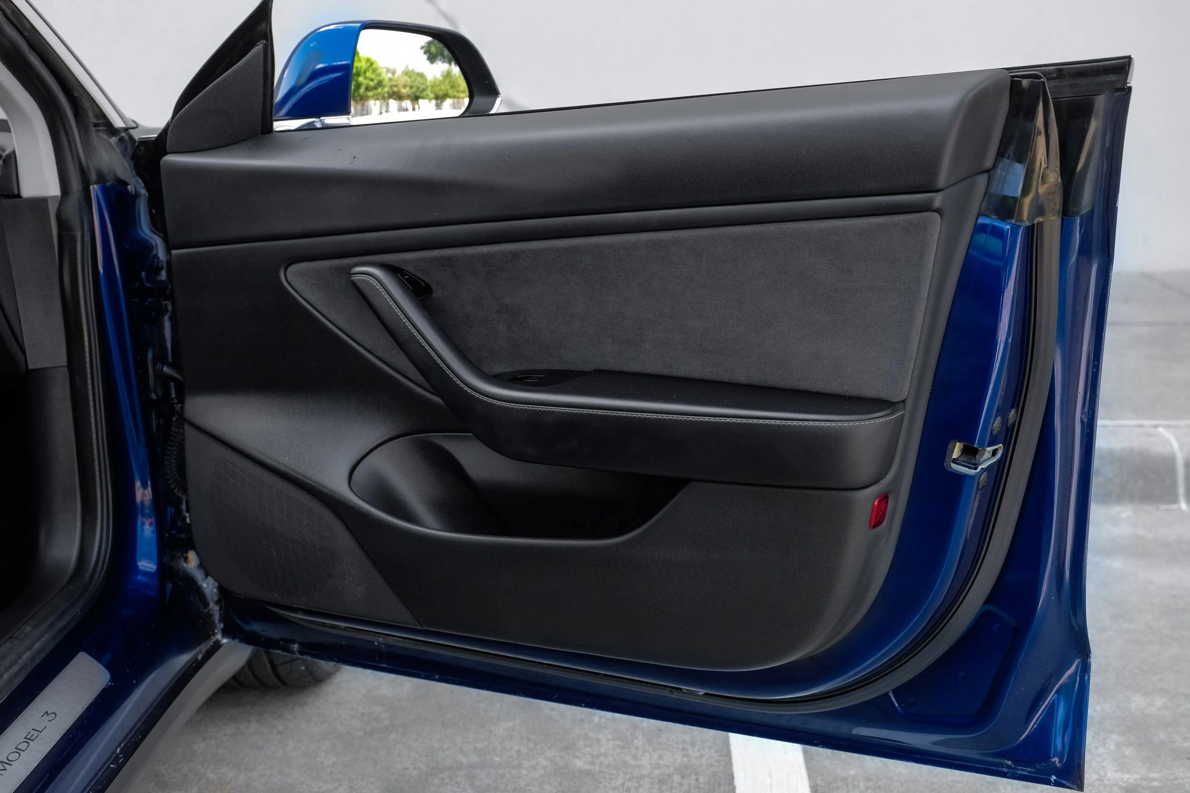 Used 2018 Tesla Model 3 Long Range image 40