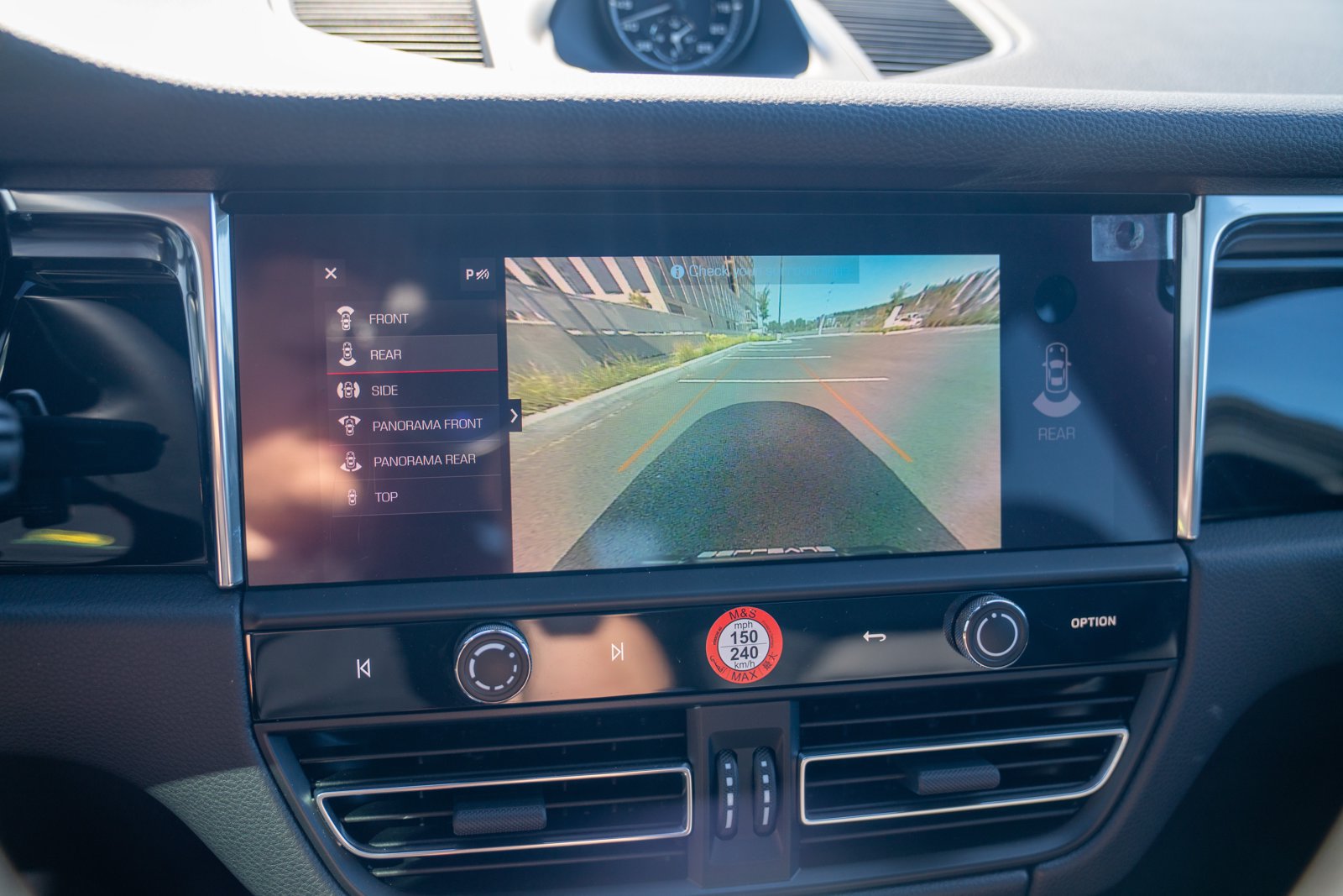 Certified 2026 Porsche Macan AWD/4WD image 18